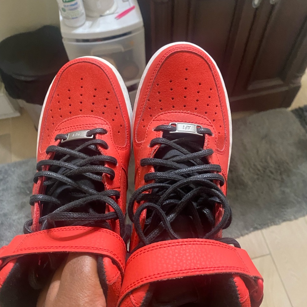 Nike - Picture 2 of 3